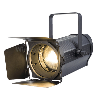 کیفیت نورافکن فرسنل LED 300 وات، دمای رنگ 3200K-5600K، طول عمر 50000 ساعت کارخانه